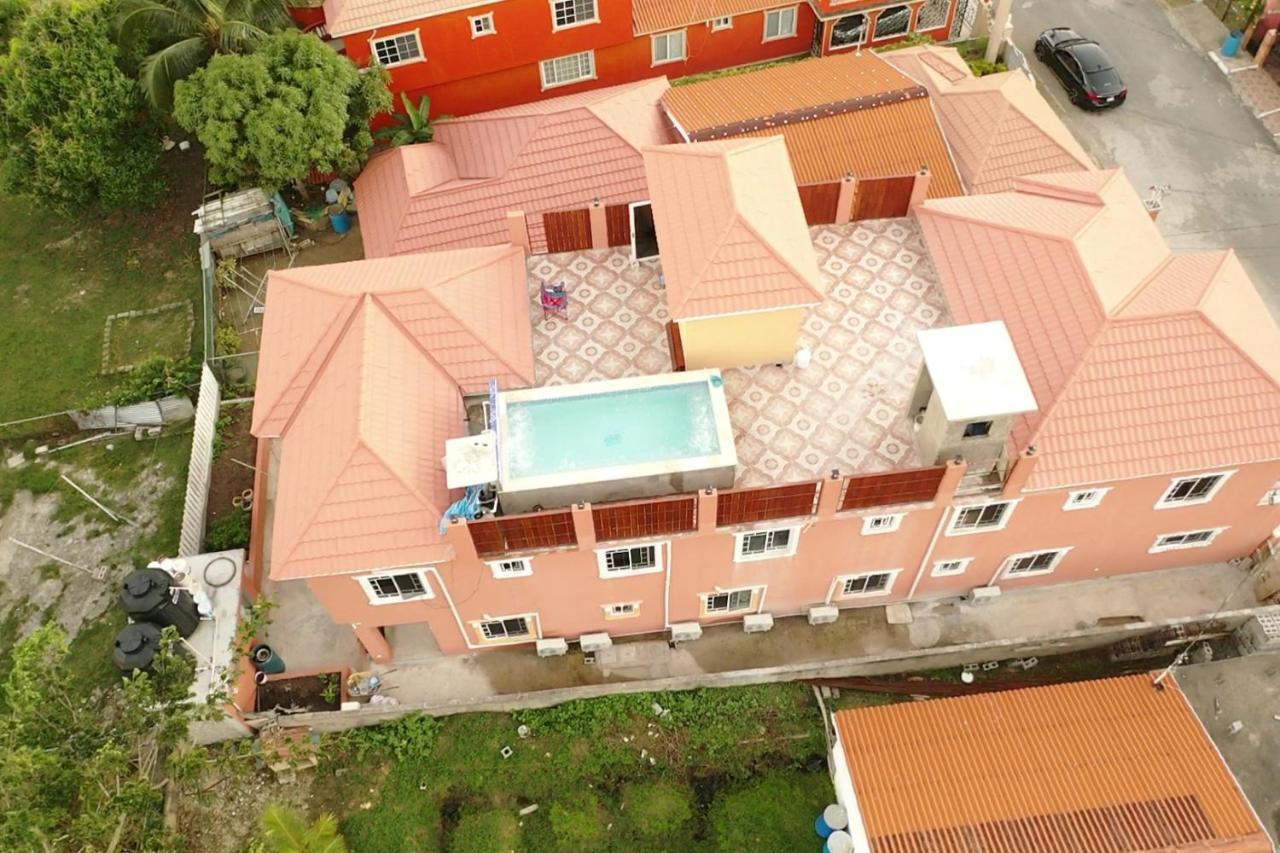 Royal Vybez Vacation Homes 스패니시타운 외부 사진