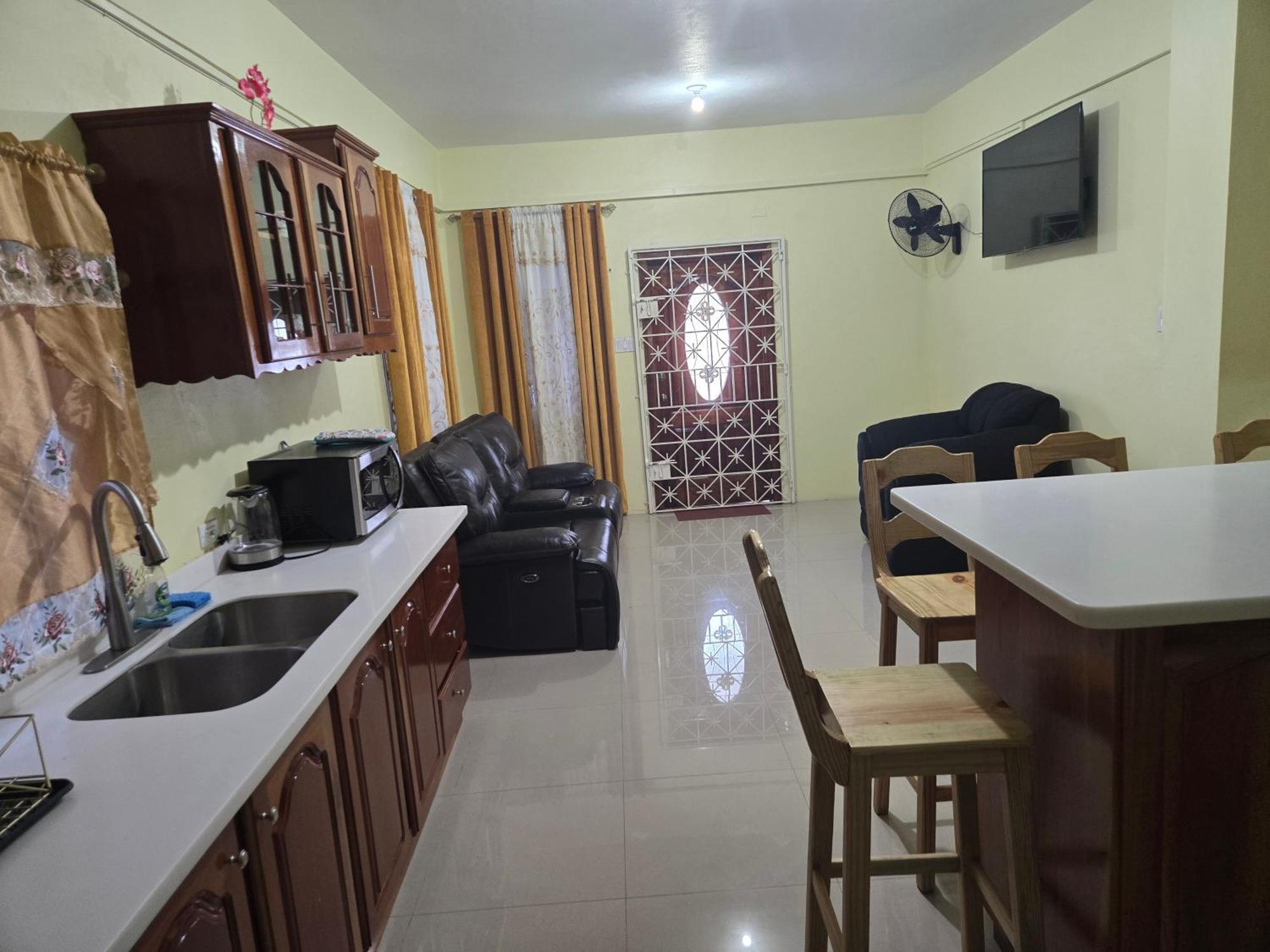 Royal Vybez Vacation Homes 스패니시타운 객실 사진